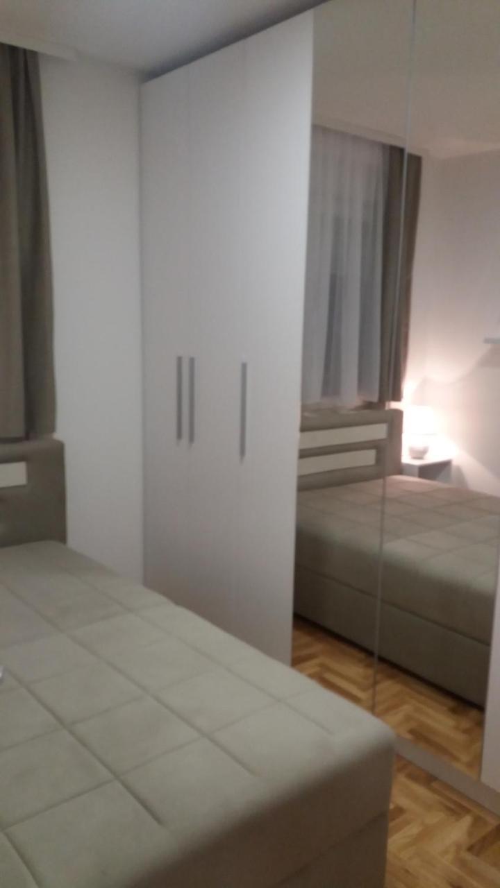 Apartman Stojanovic R Νόβι Σαντ Εξωτερικό φωτογραφία